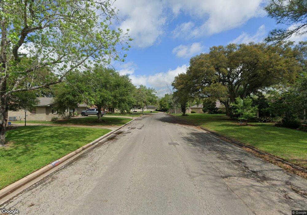 100 Meadow Ln, Bay City, TX 77414 - photo 1