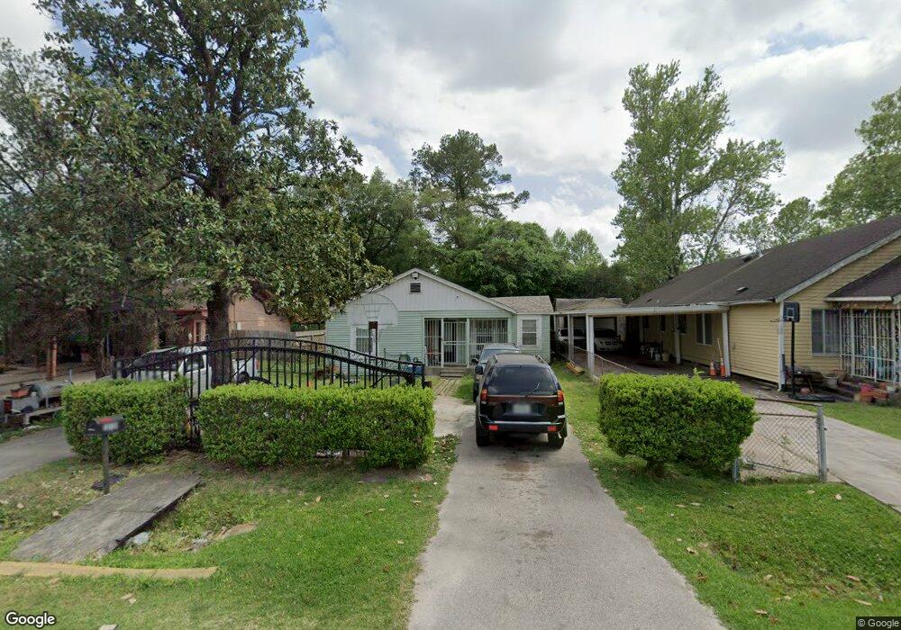 318 Wynell St, Houston, TX 77022 - photo 1