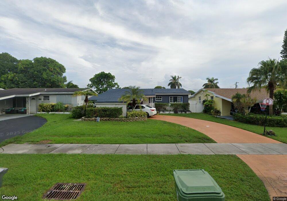 304 SW 8th St, Hallandale Beach, FL 33009 - photo 1