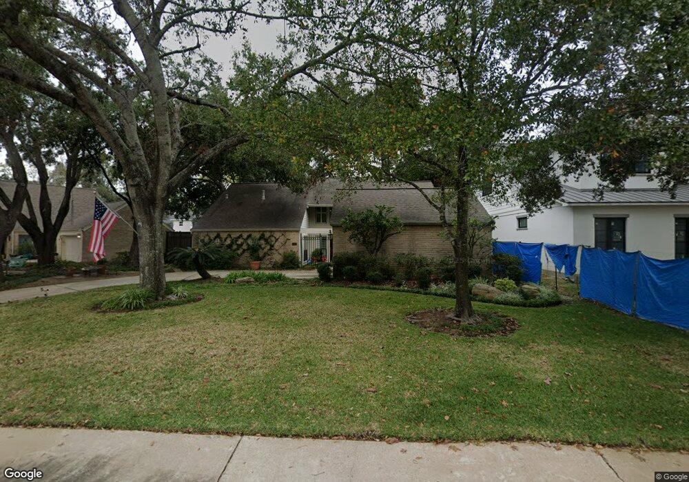 10218 Chevy Chase Dr, Houston, TX 77042 - photo 1