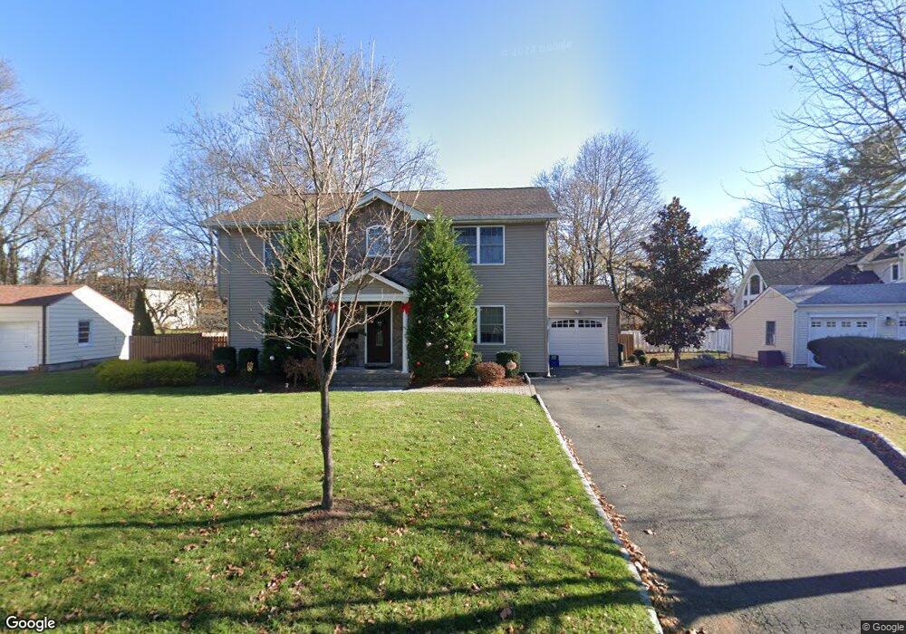 595 Freeland Ave, Paramus, NJ 07652 - photo 1