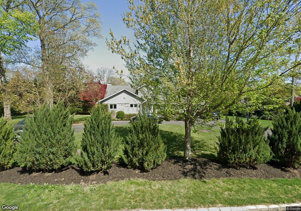 5 Meadowbrook Ln, Old Westbury, NY 11568 - photo 1