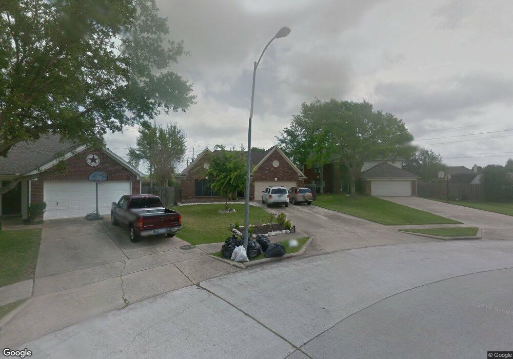 5001 Spring Circle Dr, Pearland, TX 77584 - photo 1