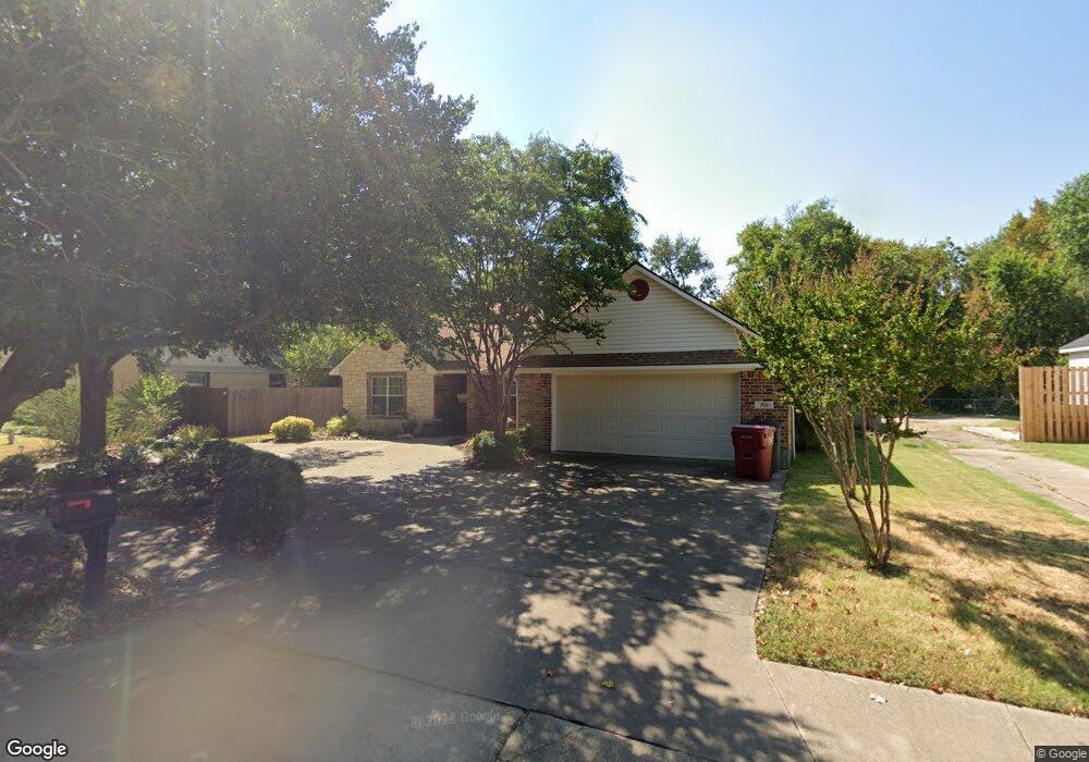 702 E 9th St, Bonham, TX 75418 - photo 1