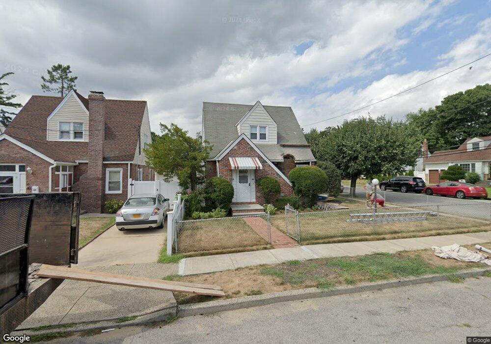 98 Cedar Rd, West Hempstead, NY 11552 - photo 1