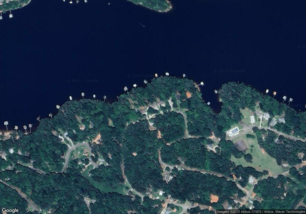 371 Shorewood Cir, Toccoa, GA 30577 - photo 1