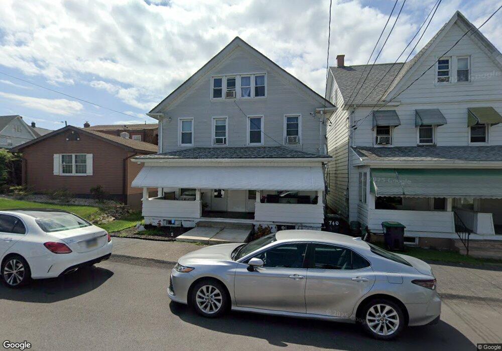 738 Roosevelt St, Hazleton, PA 18201 - photo 1