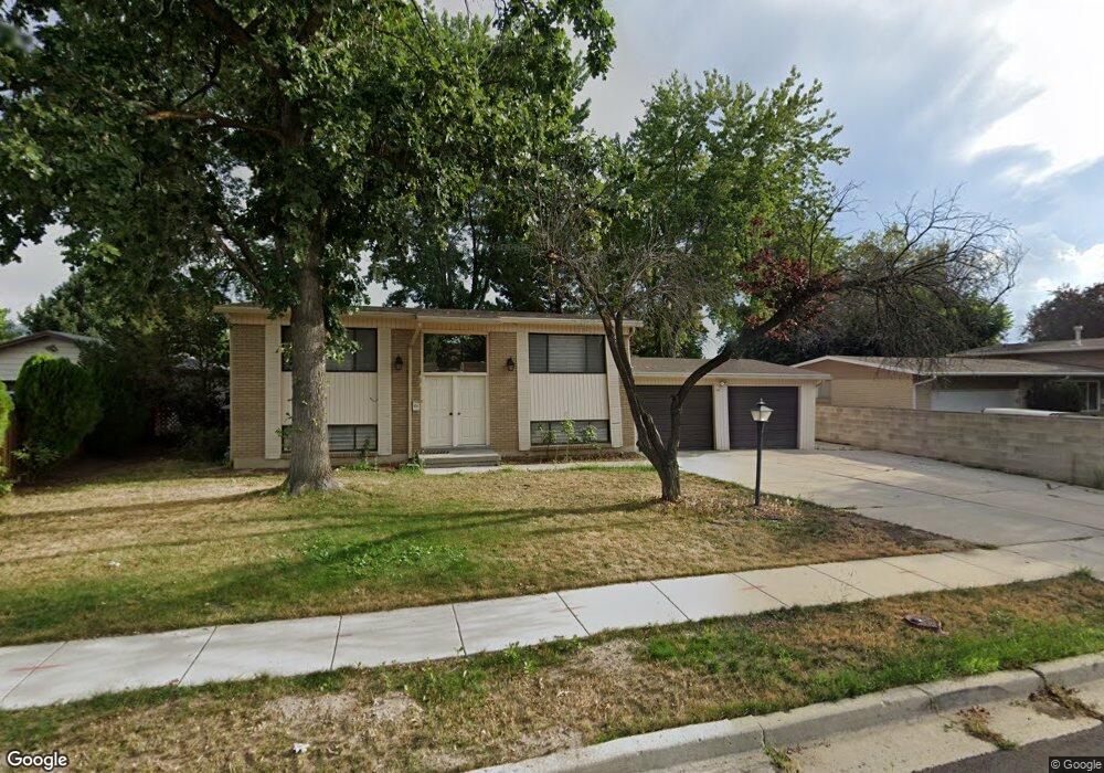 624 E Fairoaks Way, Sandy, UT 84070 - photo 1