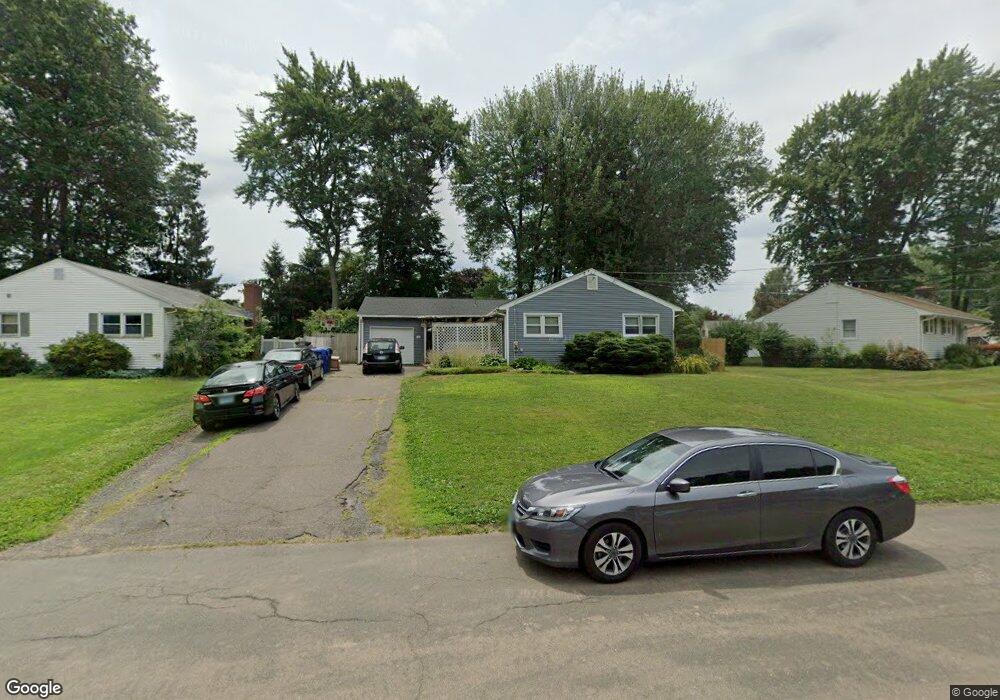 102 Knollwood Rd, Newington, CT 06111 - photo 1