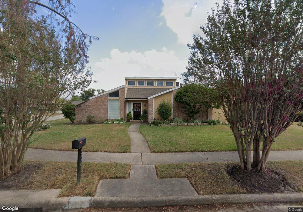 8726 Saratoga Forest Dr, Houston, TX 77088 - photo 1
