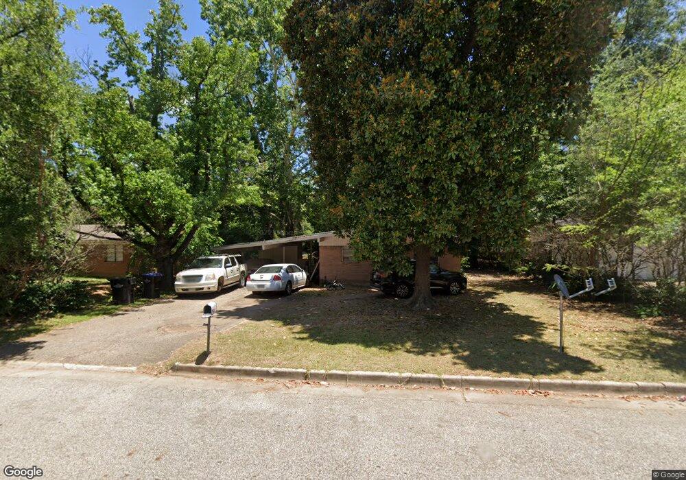 916 Lake Dr, Longview, TX 75601 - photo 1