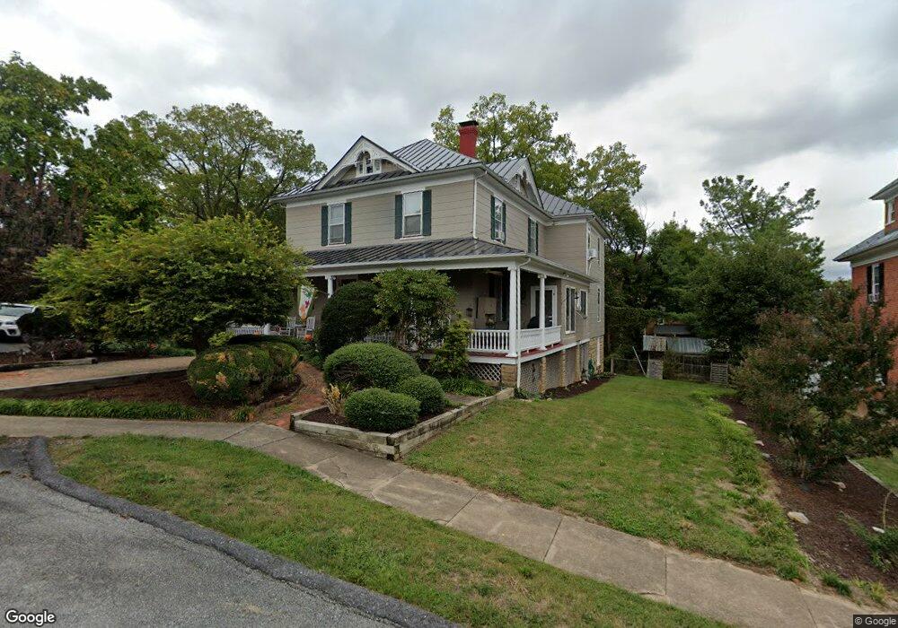 385 Maple Ave, Waynesboro, VA 22980 - photo 1