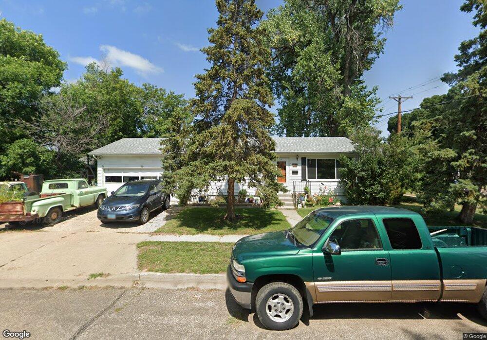 310 2nd St SE, Mandan, ND 58554 - photo 1