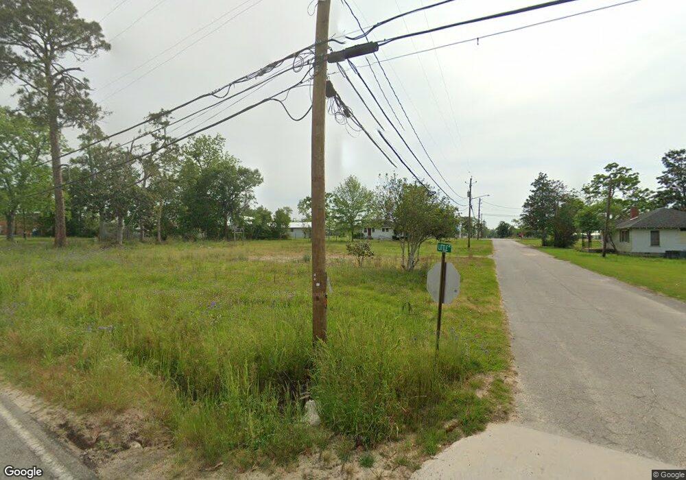 302 Little Ave W, Broxton, GA 31519 - photo 1