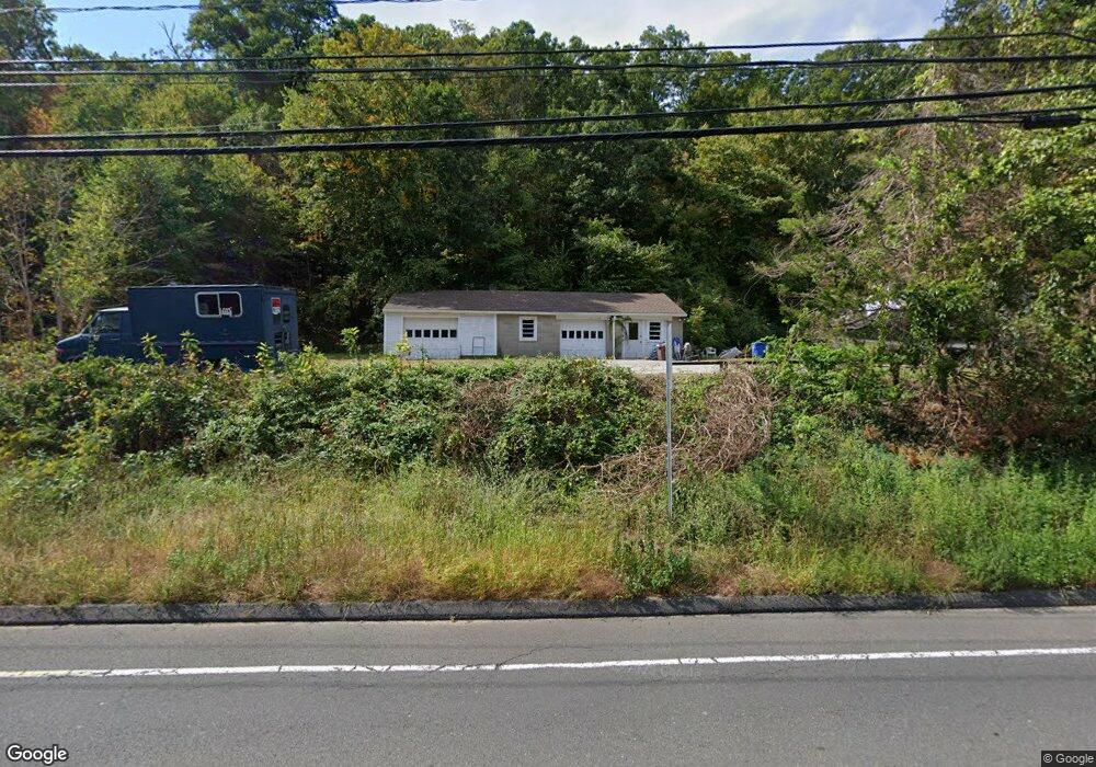 1367 Saybrook Rd, Haddam, CT 06438 - photo 1