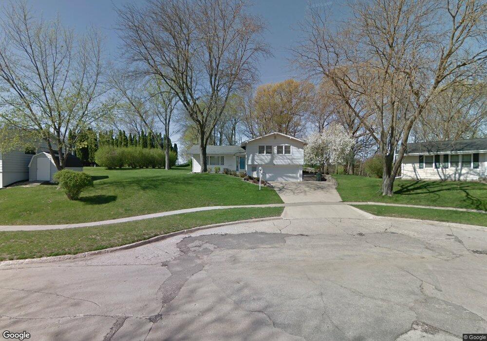 3640 Harold Ct SE, Cedar Rapids, IA 52403 - photo 1