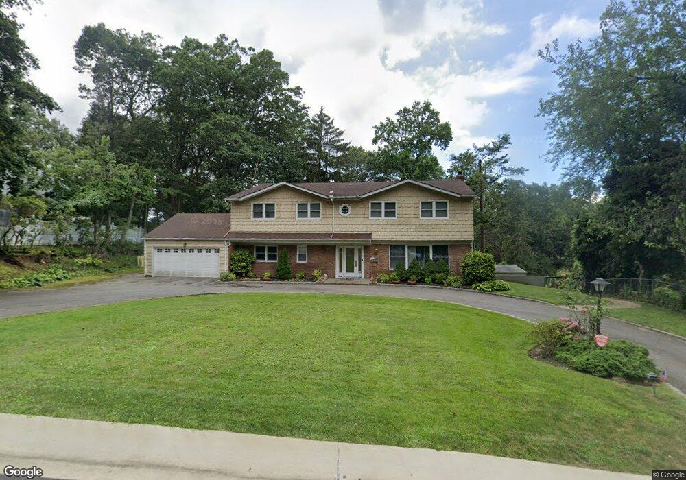 210 Chestnut Rd, Manhasset, NY 11030 - photo 1