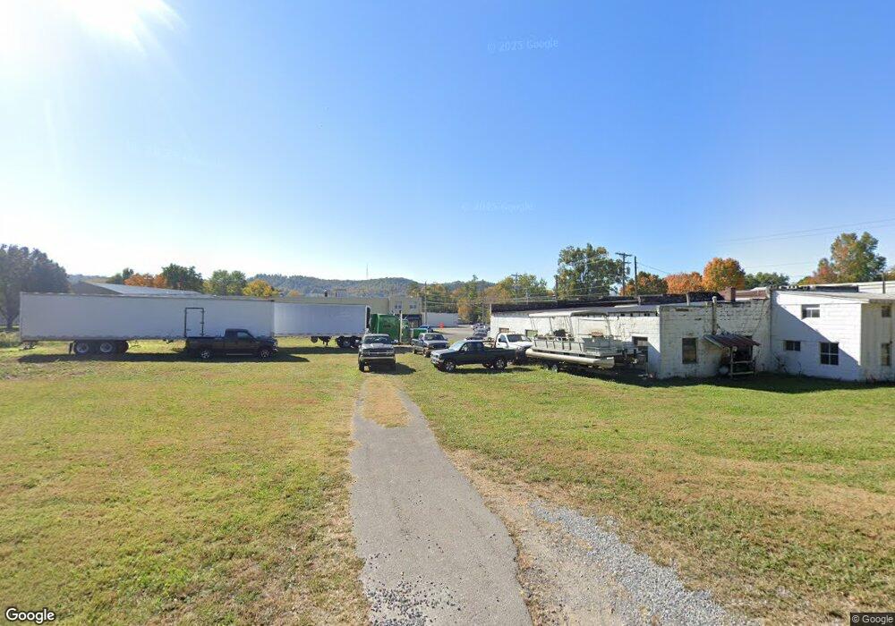 105 Doak St, Livingston, TN 38570 - photo 1