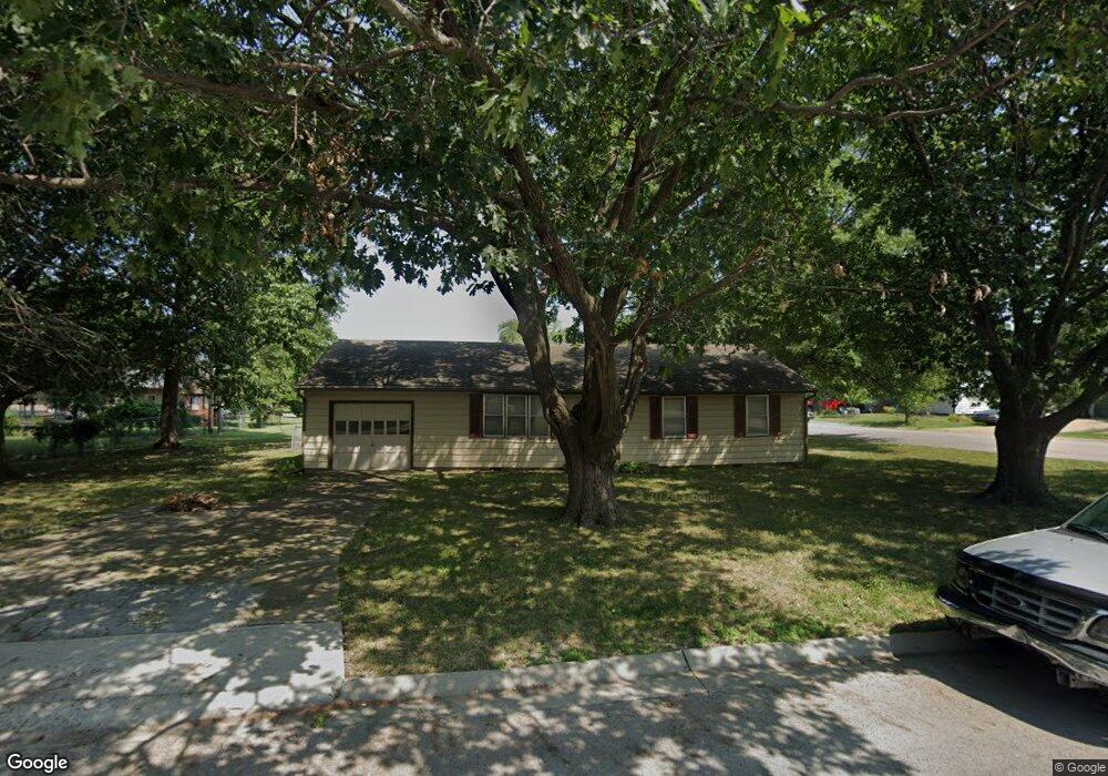 134 W Shawnee St, Gardner, KS 66030 - photo 1