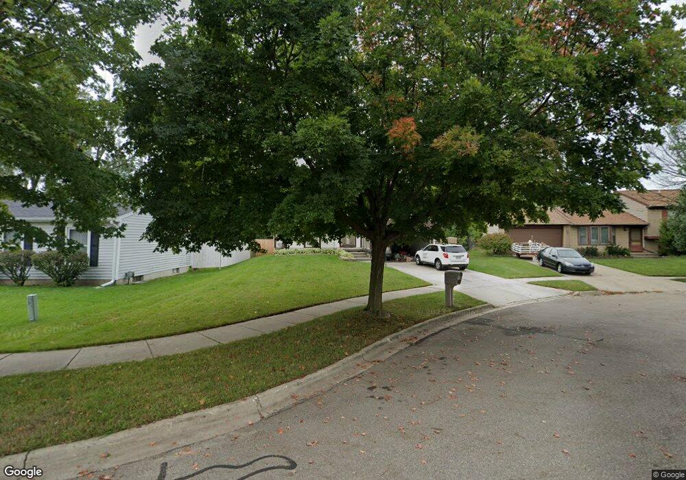 5718 Coulson Ct, Lansing, MI 48911 - photo 1