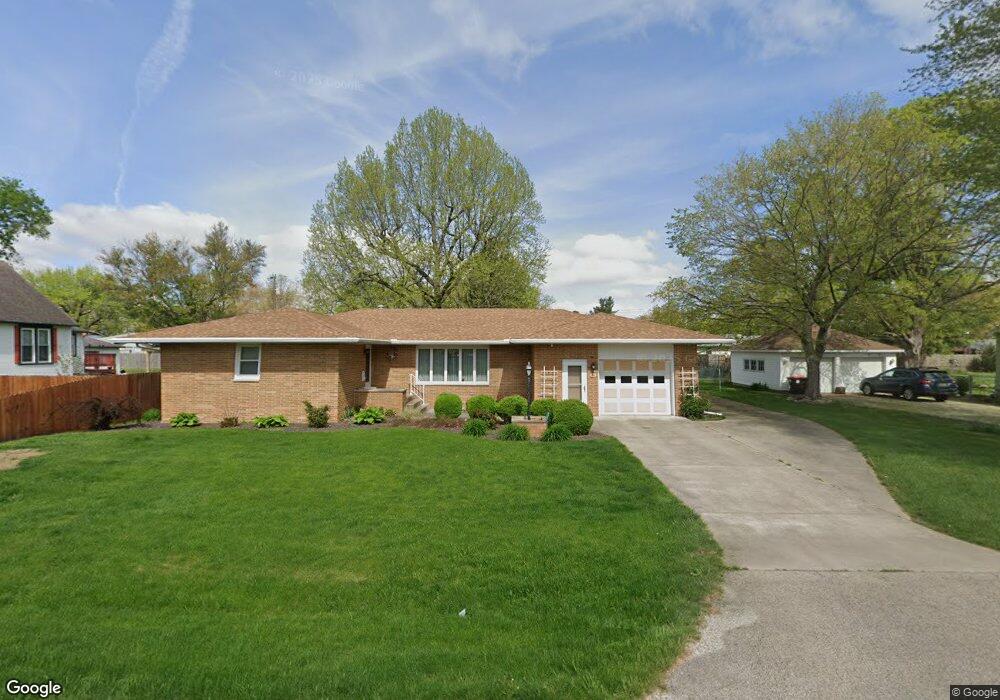 1411 N Ottawa St, Lincoln, IL 62656 - photo 1