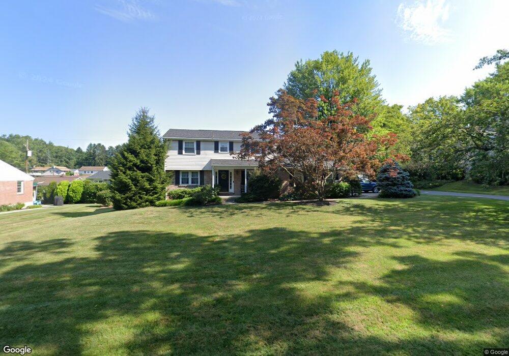 301 Bridle Path Rd, Bethlehem, PA 18017 - photo 1