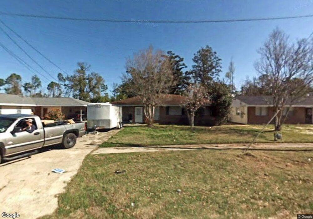 304 Hickory Dr, Slidell, LA 70458 - photo 1