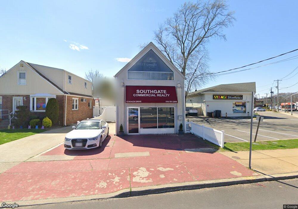 6 Beach Dr unit 1, Merrick, NY 11566 - photo 1
