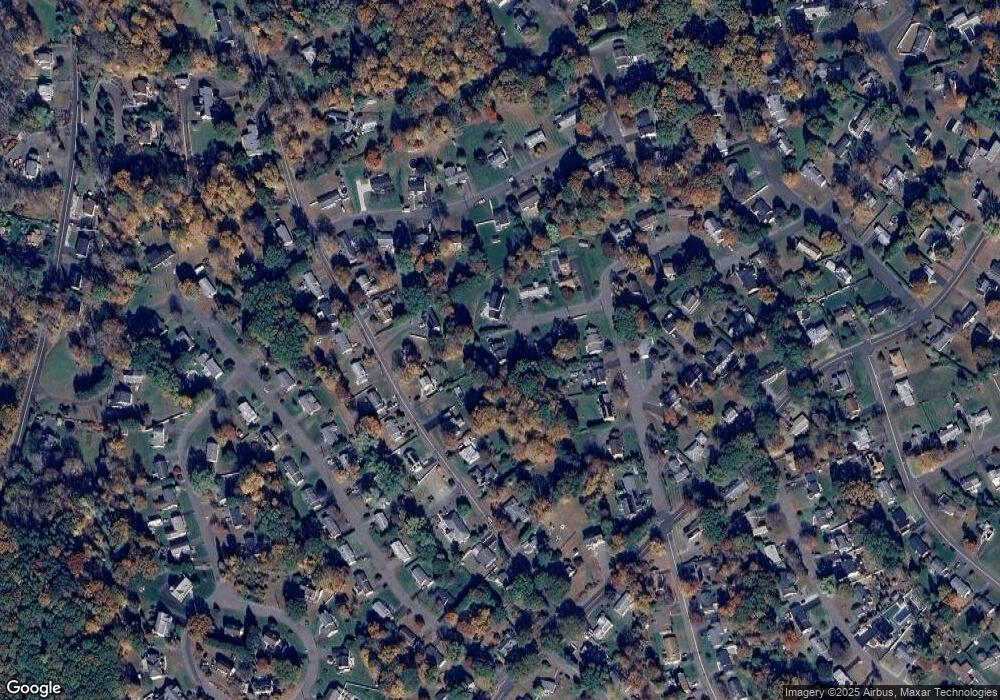 28 Round Hill Cir, Naugatuck, CT 06770 - photo 1