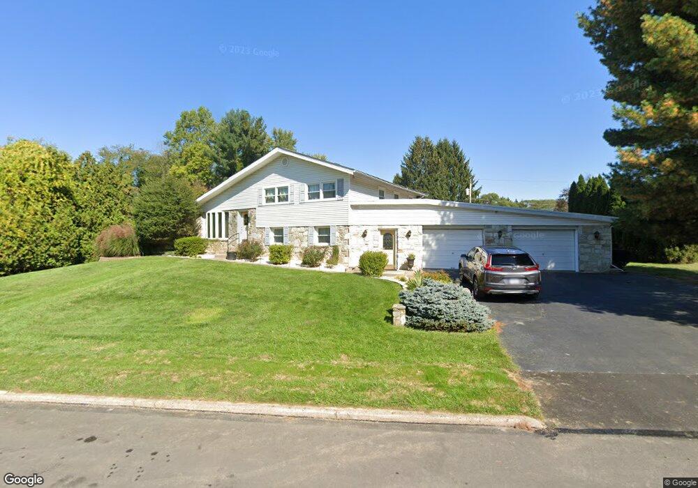 47 Pearl Dr, Southampton, PA 18966 - photo 1