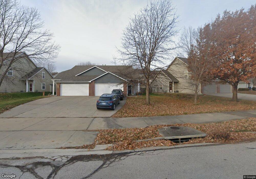 913 N Fieldstone Dr, Lawrence, KS 66049 - photo 1