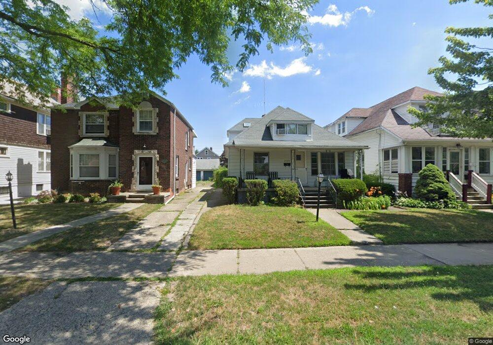 1328 Lakepointe St, Grosse Pointe Park, MI 48230 - photo 1