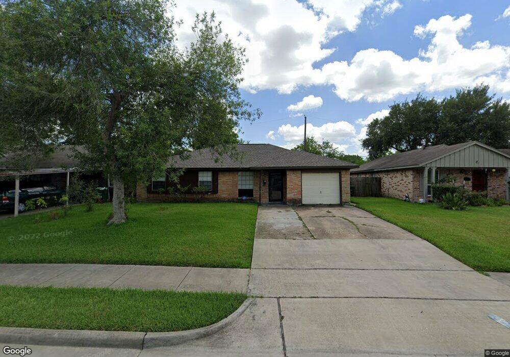 3827 Heatherbrook Dr, Houston, TX 77045 - photo 1