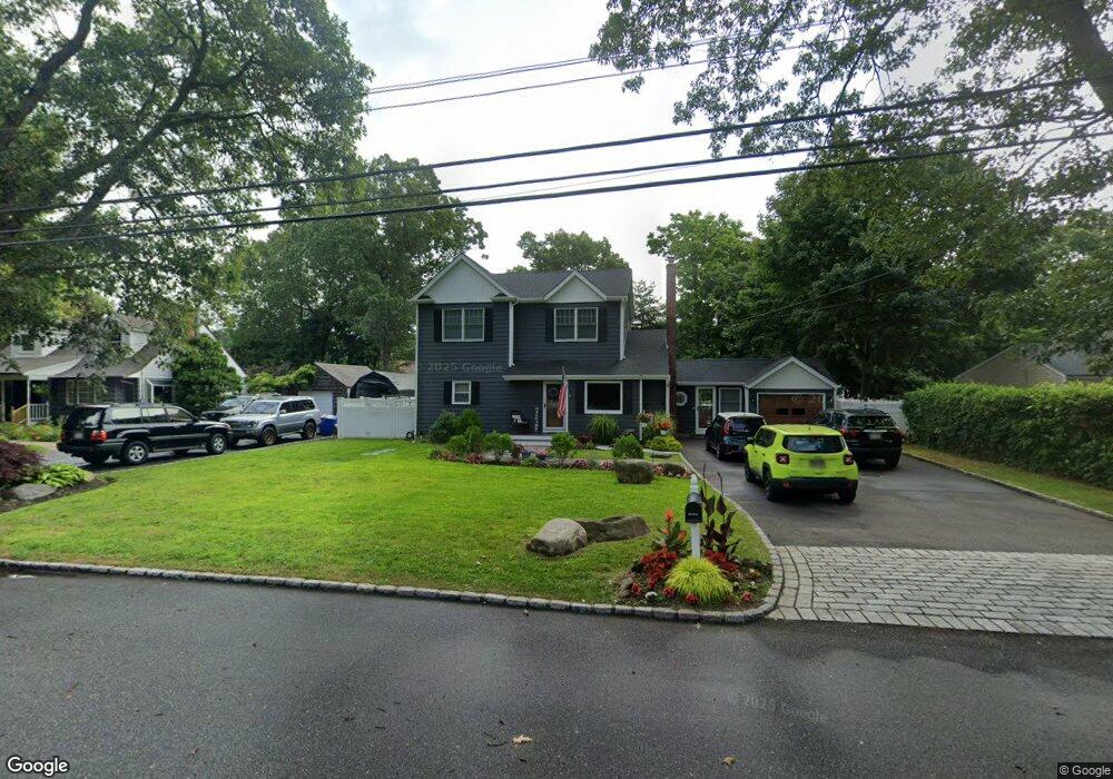 25 Vautrin Ave, Holtsville, NY 11742 - photo 1