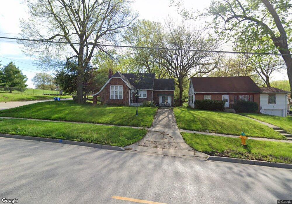 2227 E 29th St, Des Moines, IA 50317 - photo 1
