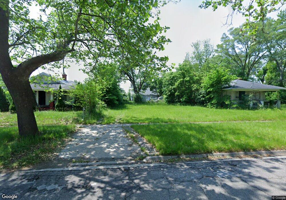 2413 Mackin Rd, Flint, MI 48504 - photo 1