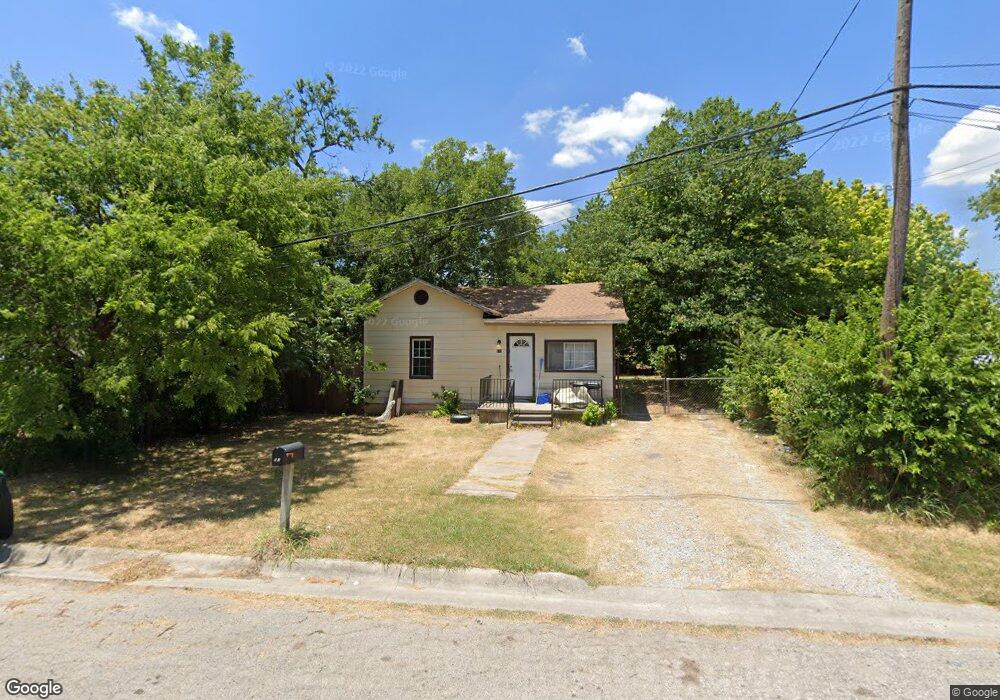 611 Field St, Gainesville, TX 76240 - photo 1