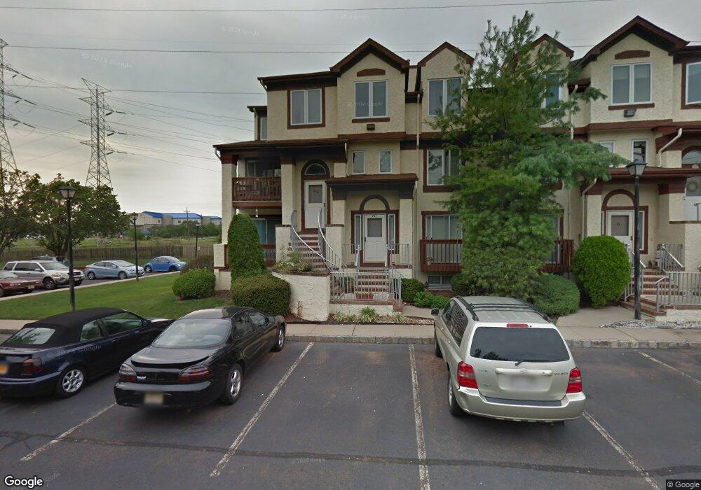 202 Michaels Ct, Woodbridge, NJ 07095 - photo 1