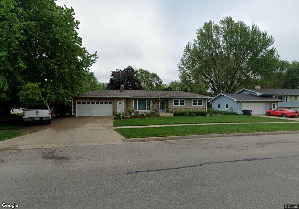 3007 W 9th St, Waterloo, IA 50702 - photo 1