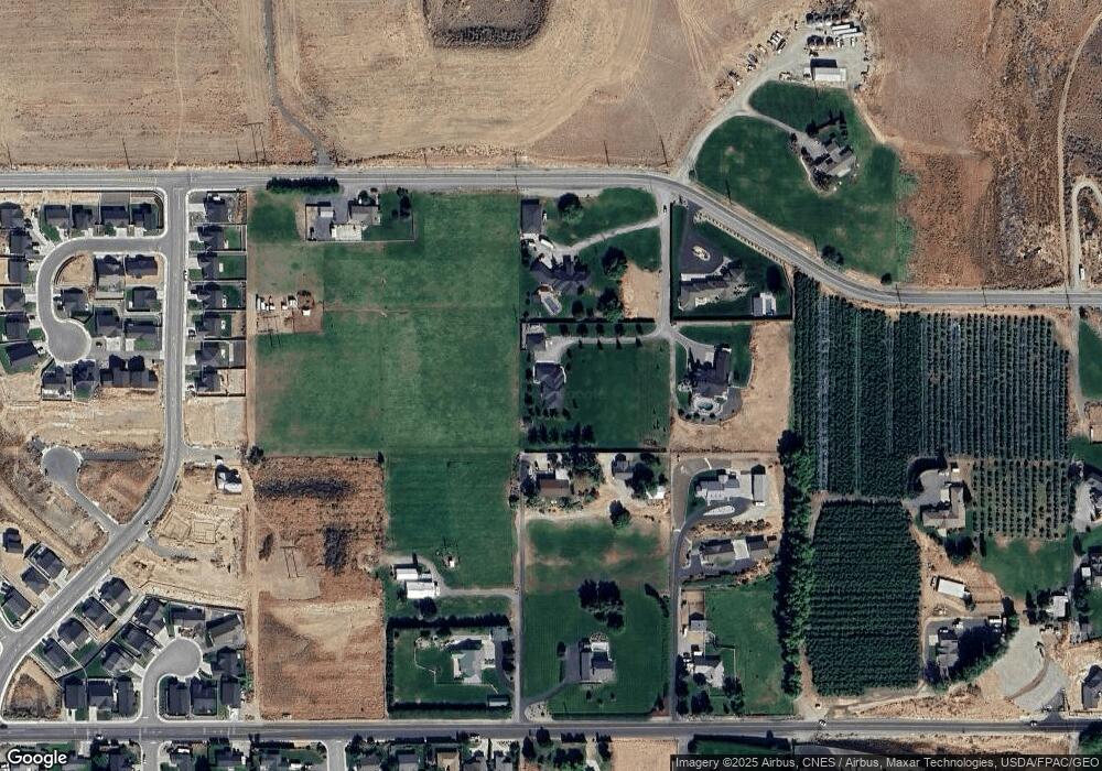 2124 10th St NE, East Wenatchee, WA 98802 - photo 1