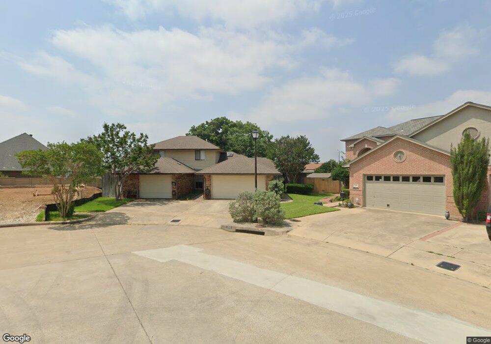 208 Wayside Ct, Bedford, TX 76021 - photo 1