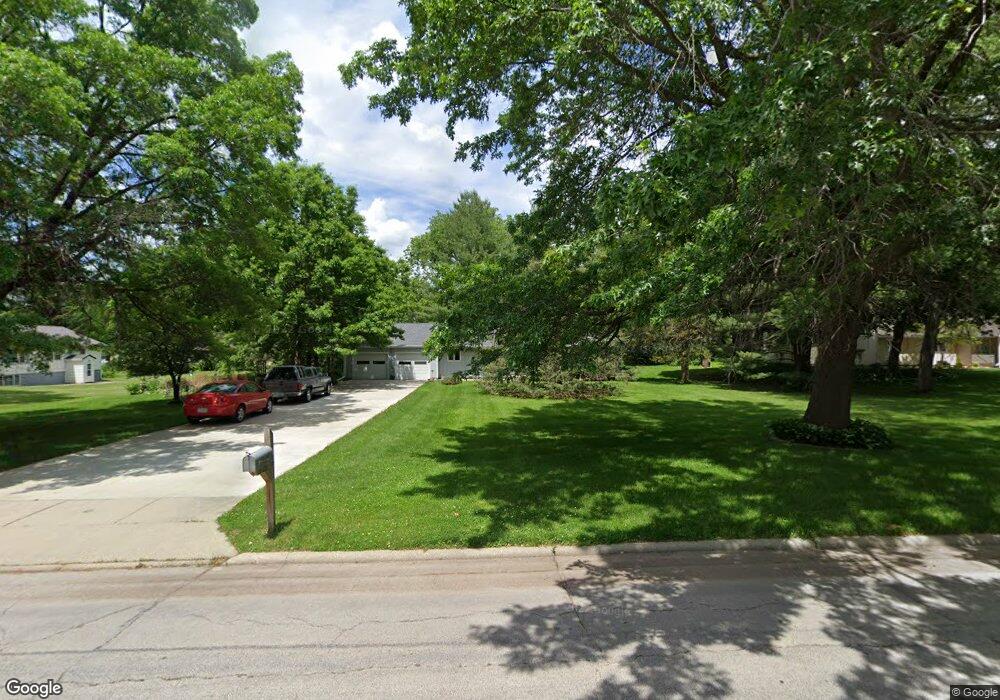 2128 Pleasant Dr, Cedar Falls, IA 50613 - photo 1