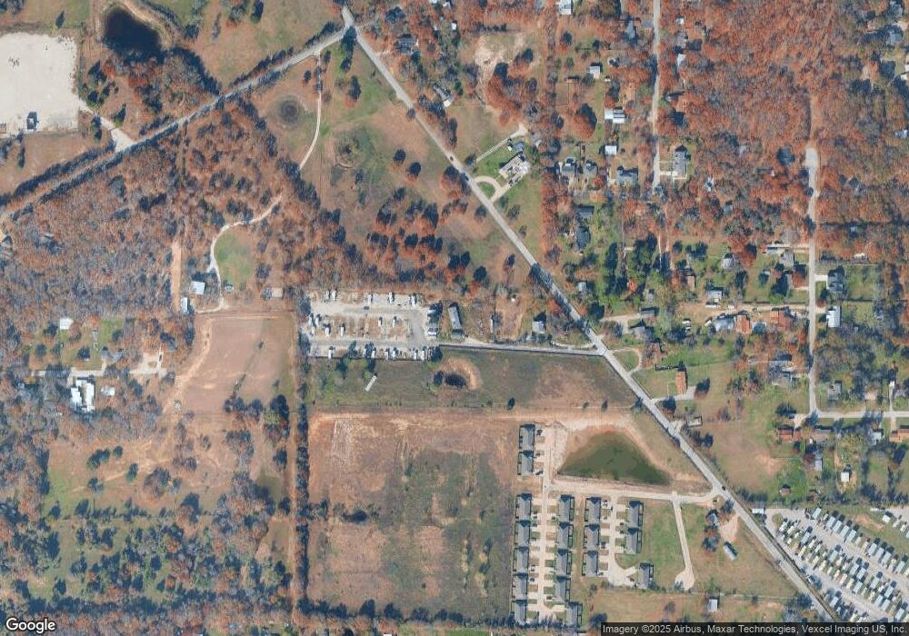 716 Silver Creek Rd, Azle, TX 76020 - photo 1