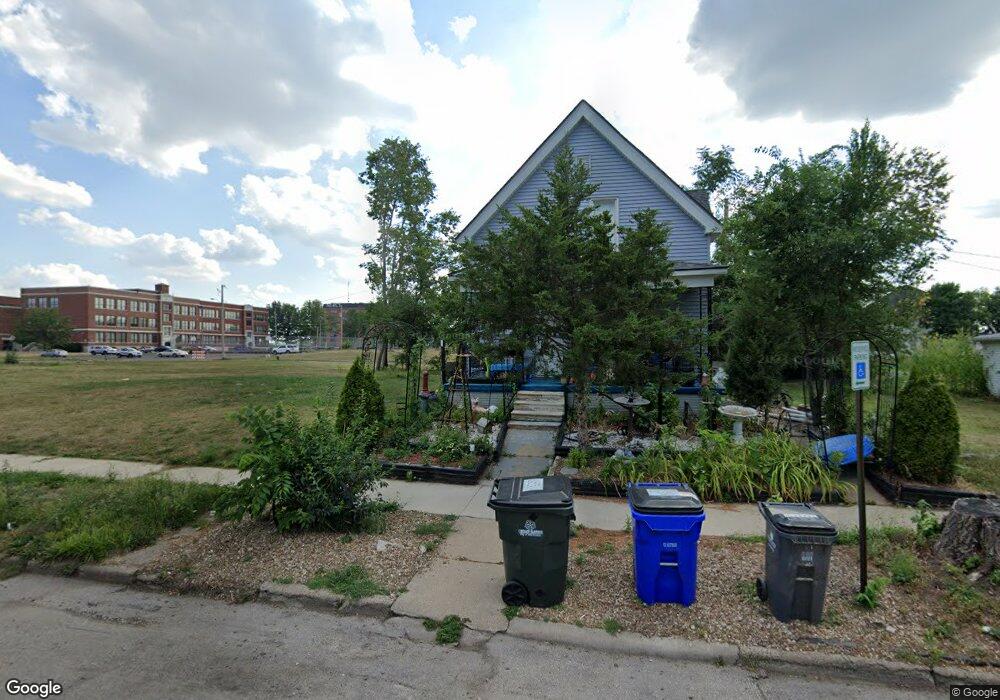 521 12th St SE, Cedar Rapids, IA 52403 - photo 1