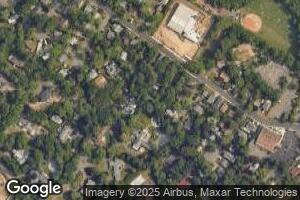 8 Pilvinis Dr, Great Neck, NY 11024