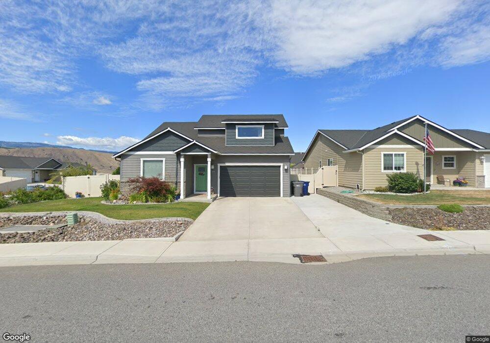 284 S Nevada Ave, East Wenatchee, WA 98802 - photo 1
