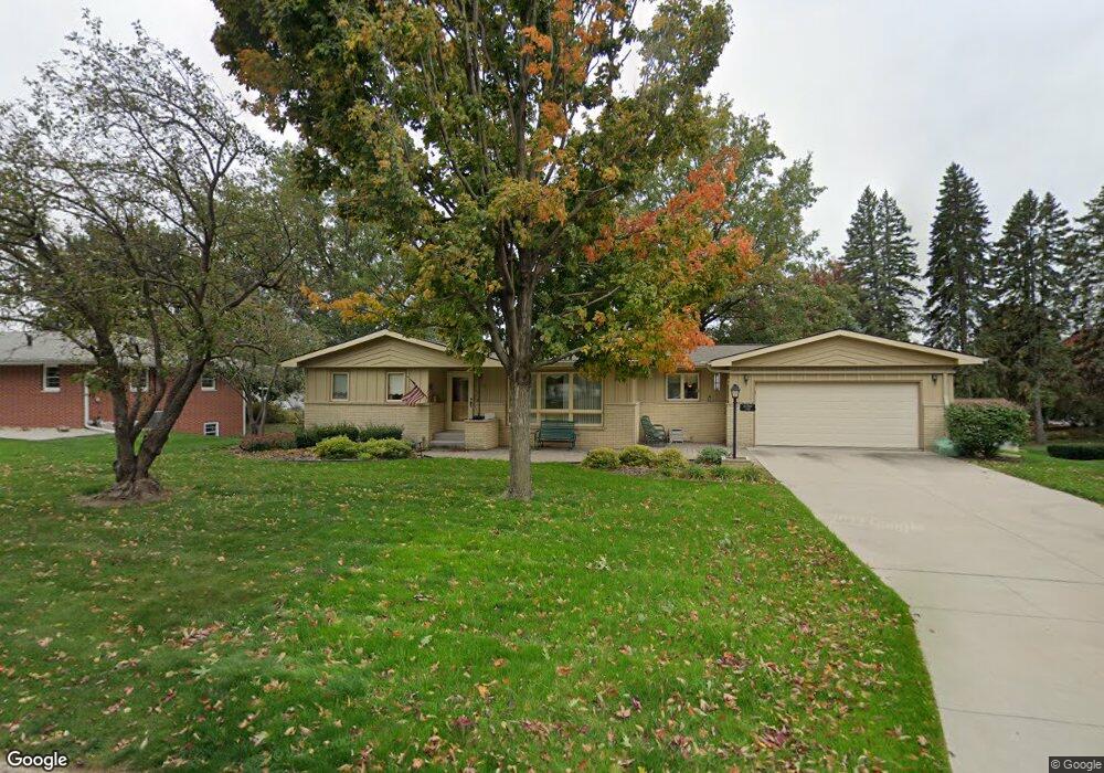 1101 S 14th Ave W, Newton, IA 50208 - photo 1