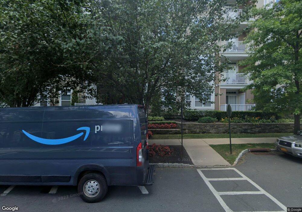 2420 Round Pointe Dr, Haverstraw, NY 10927 - photo 1