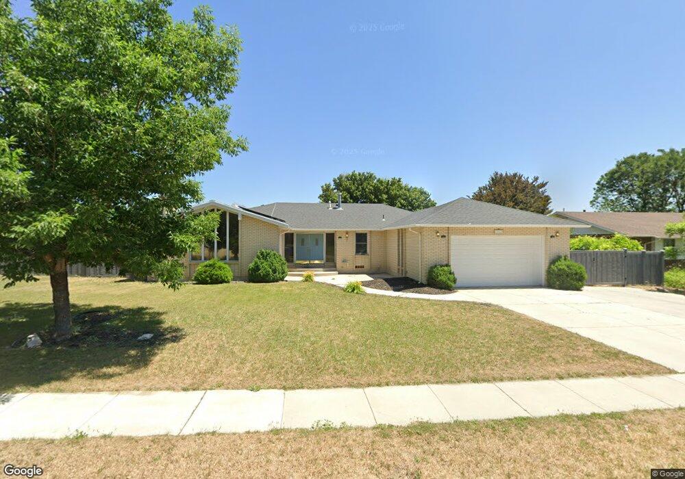 10429 Featherwood Dr, South Jordan, UT 84095 - photo 1