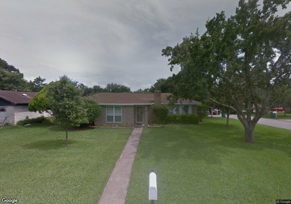314 Coventry Ln, Alvin, TX 77511 - photo 1